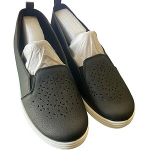EASY Street Black Arturn Slip on Shoes size 11